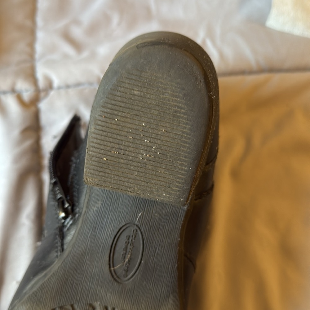 Booties - Picture 5 of 6
